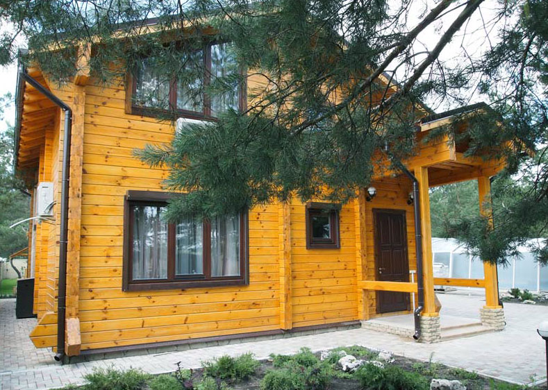 дерев'яний будинок з бруса клеєного 